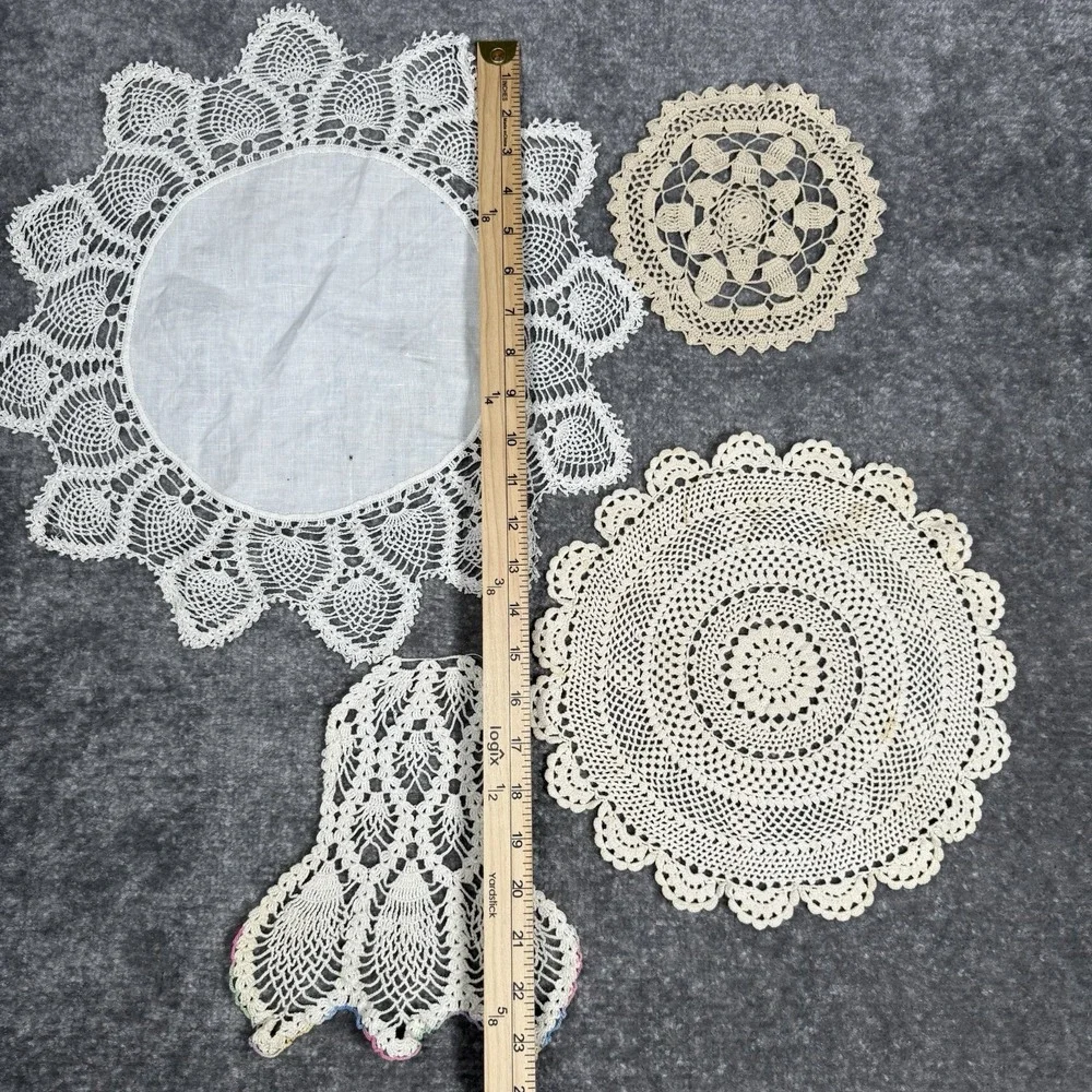 Vintage Lot Of 4 Doilies Round Bell‎ Crochet Delicate - Picture 12 of 12